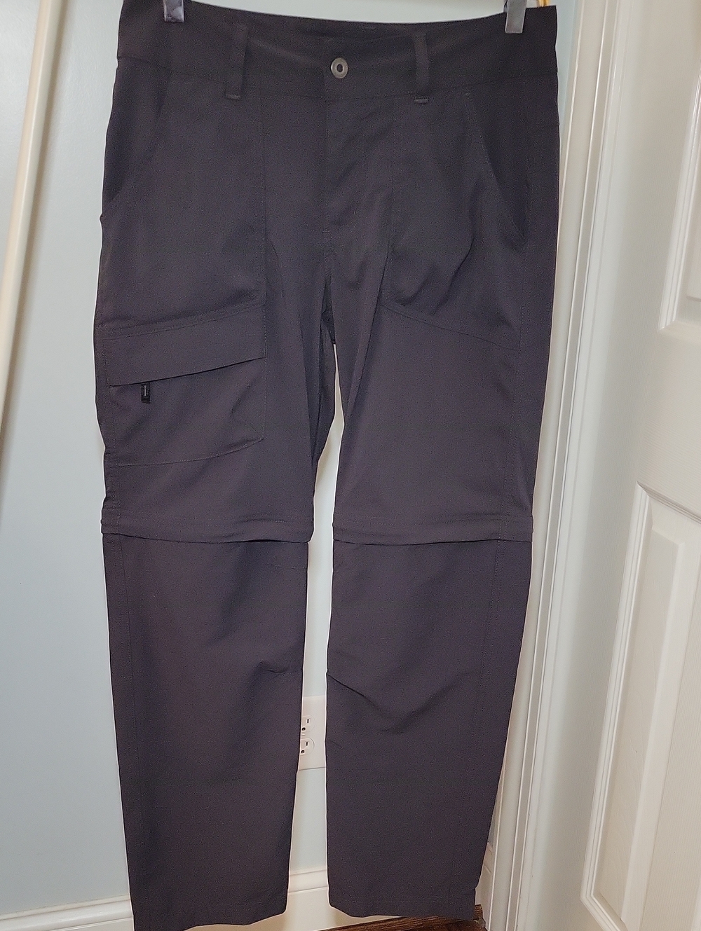 Columbia Dark Grey Convertible Cargo Pants Size 8 Short